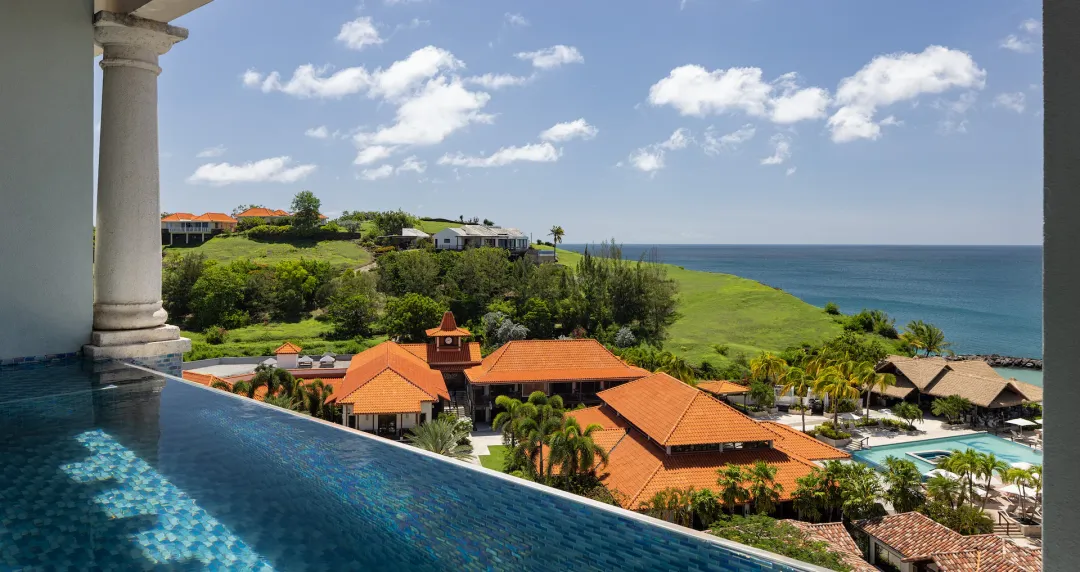 Italian Oceanview One Bedroom SkyPool Butler Suite with Balcony Tranquility Soaking Tub - Pool