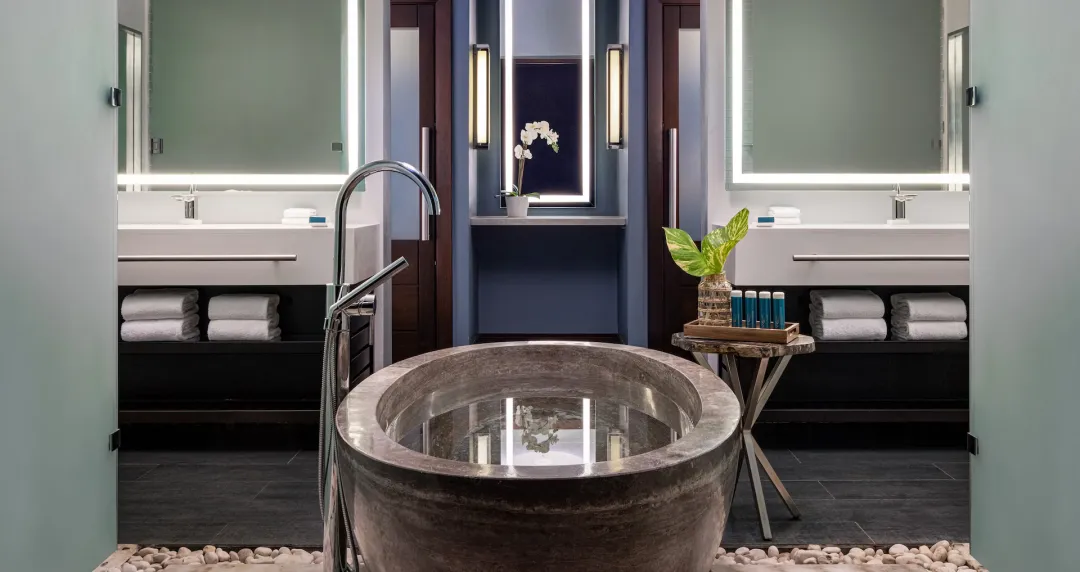South Seas One Bedroom Butler Villa with Infinity Edge Pool - Bathroom
