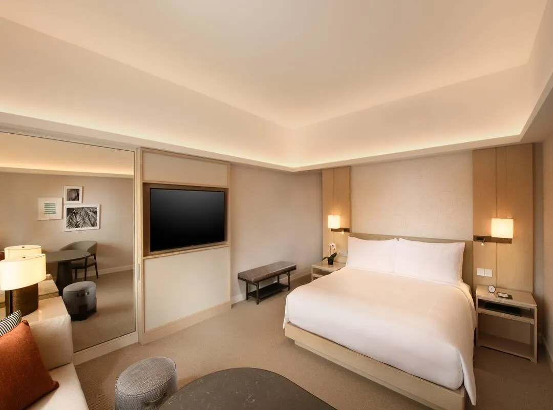 Odysseys Travel - Conrad Singapore Orchard - King Deluxe Room - Bedroom