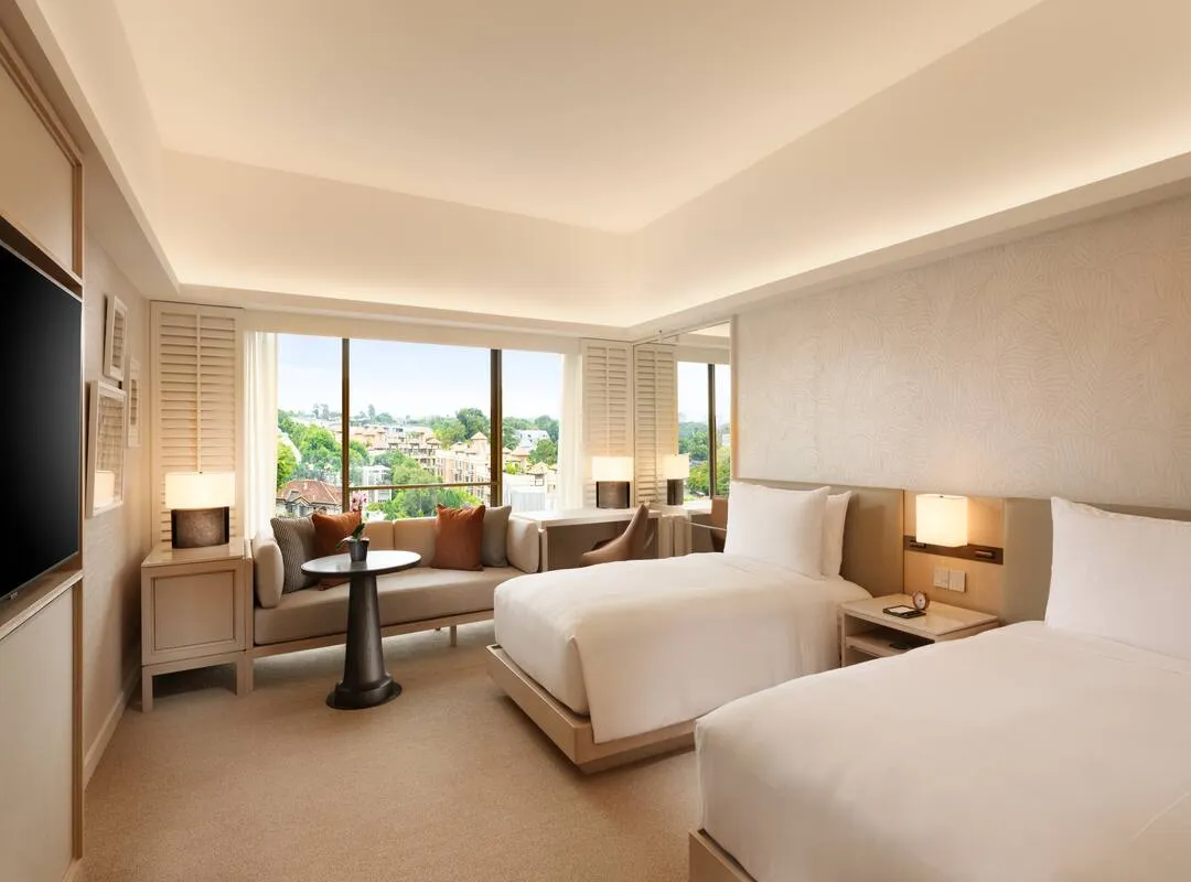 Odysseys Travel - Conrad Singapore Orchard - Twin Deluxe Room High Floor - Bedroom
