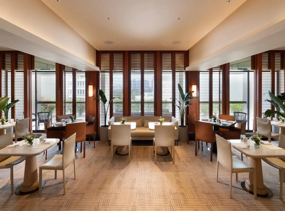 Odysseys Travel - Conrad Singapore Orchard - King Executive Room with Lounge Access - Executive Lounge