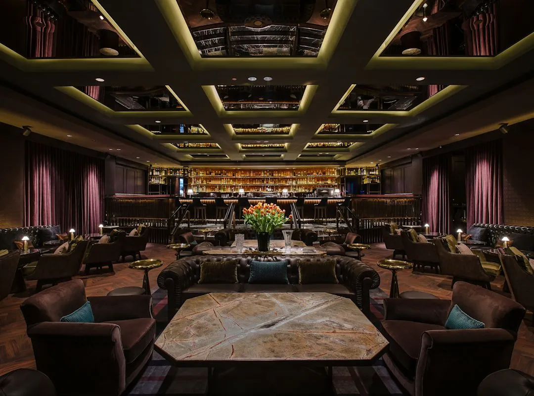 Odysseys Travel - Conrad Singapore Orchard - Manhattan - Main Salon