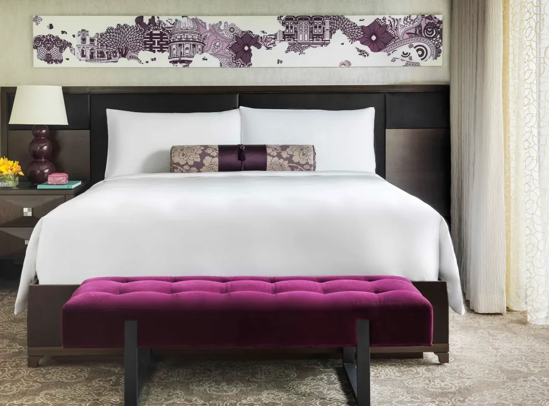 Odysseys Travel - Fairmont Singapore - Fairmont One King - Bedroom Seating Area