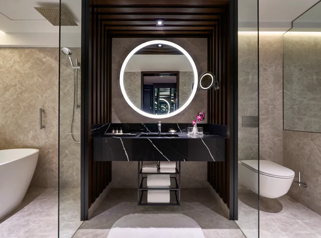 Odysseys Travel - Fairmont Singapore - Fairmont Gold One King - Bathroom