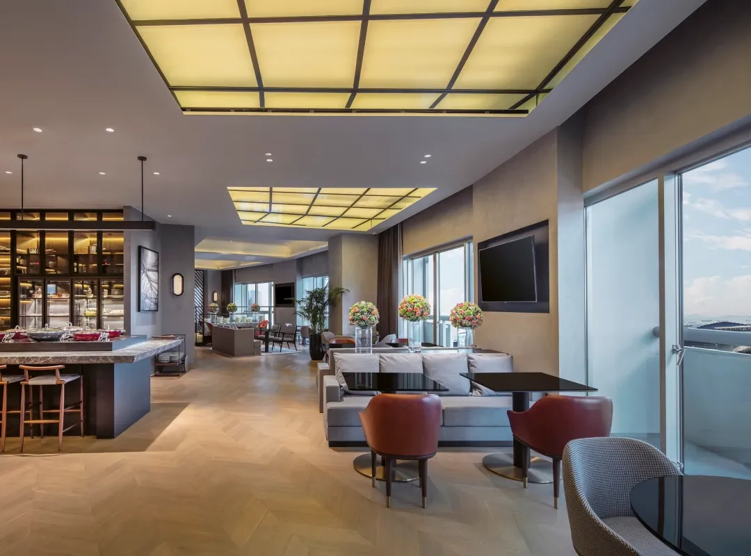 Odysseys Travel - Fairmont Singapore - Fairmont Gold One King - Lounge