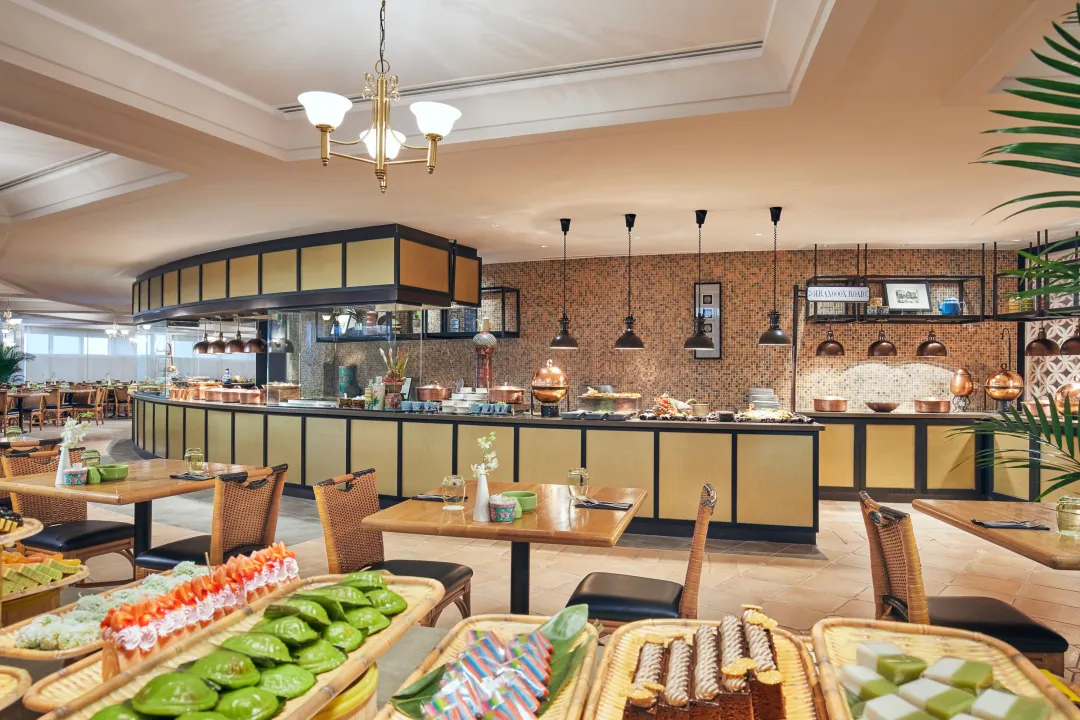 Odysseys Travel - Fairmont Singapore - Asian Market - Interior