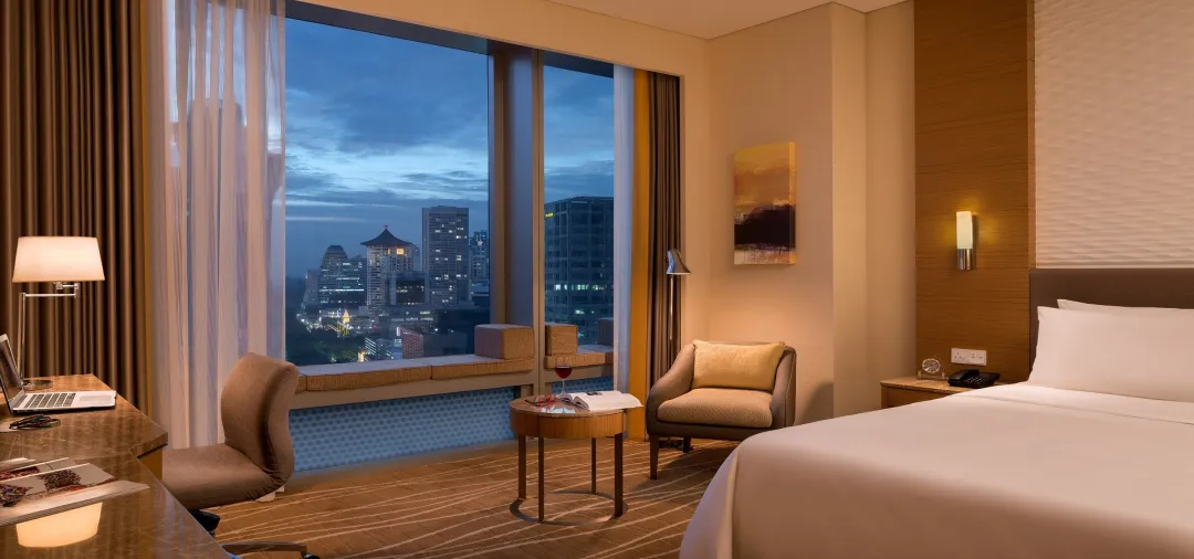 Odysseys Travel - JEN Singapore Orchardgateway - Deluxe Room King - Seating Area