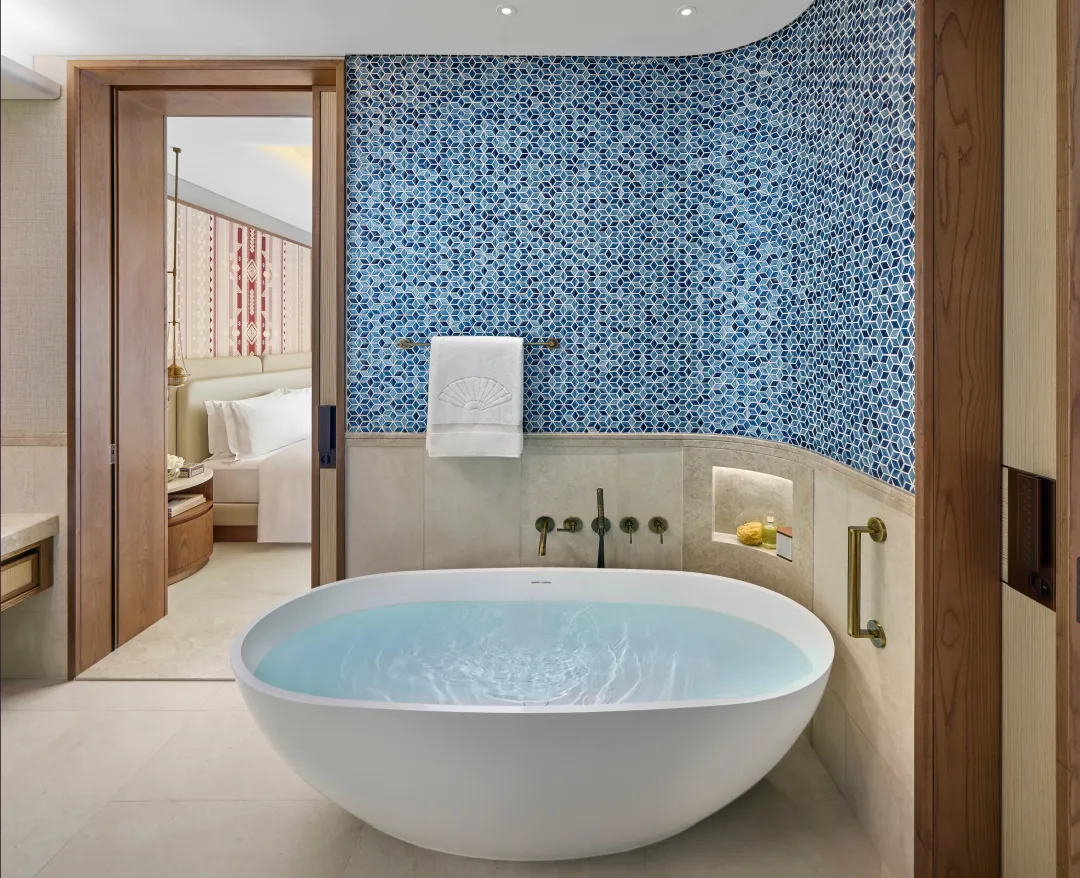 Odysseys-Travel-Mandarin-Oriental-Muscat-Club-Sea-View-Room-Bathroom