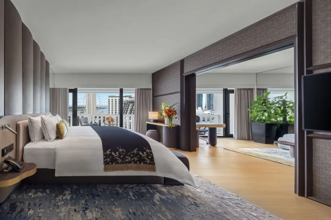 Odysseys Travel - PARKROYAL COLLECTION Marina Bay - Suite Bedroom