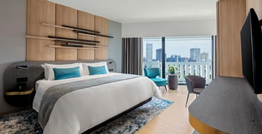 Odysseys Travel - PARKROYAL COLLECTION Marina Bay - Urban Deluxe Room - Bedroom and Balcony