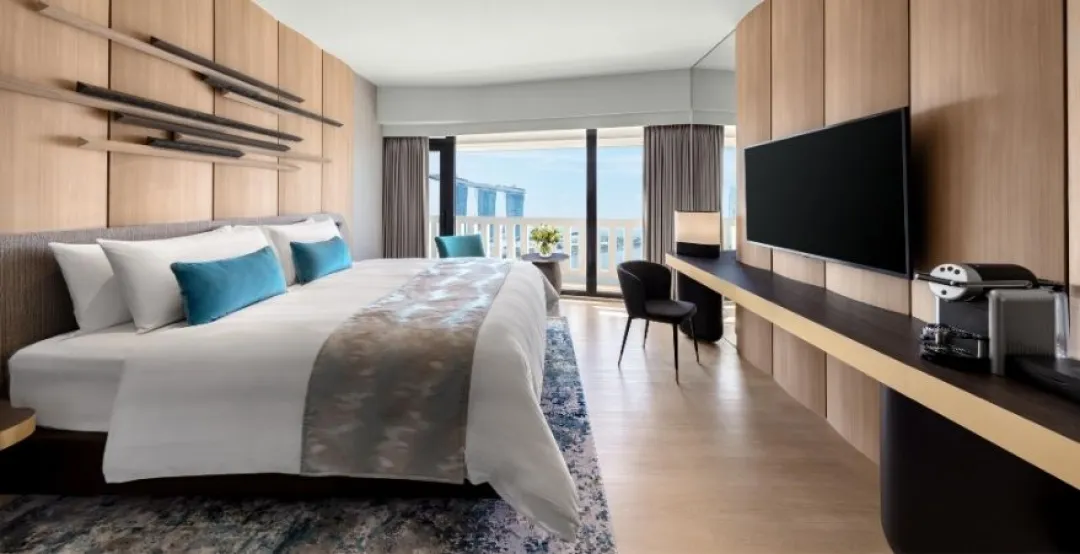Odysseys Travel - PARKROYAL COLLECTION Marina Bay - Signature Marina Bay Room - Bedroom and Balcony