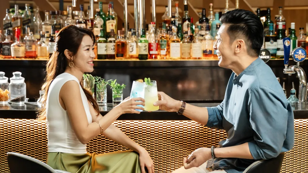 Odysseys Travel - PARKROYAL COLLECTION Marina Bay - Portman's Bar - Interior