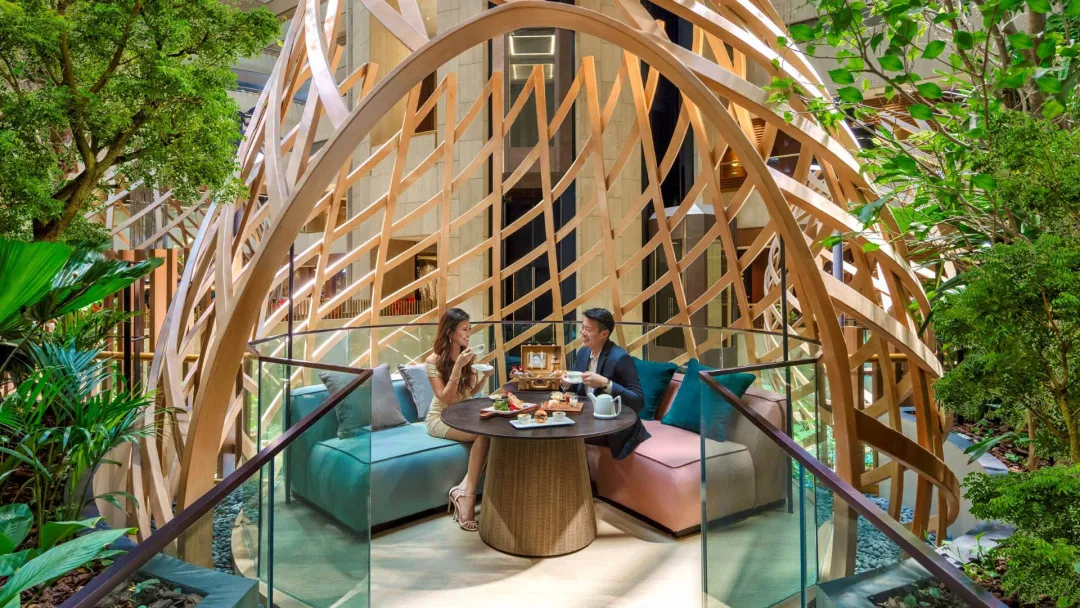 Odysseys Travel - PARKROYAL COLLECTION Marina Bay - Portman's Bar - Atrium Seating
