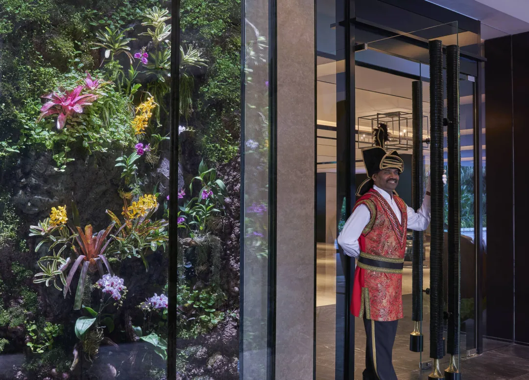 Odysseys Travel - Shangri-La Singapore - Main Entrance