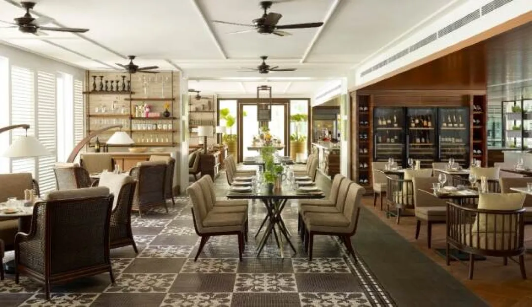 Odysseys Travel - Shangri-La Singapore - Waterfall Ristorante Italiano - Interior