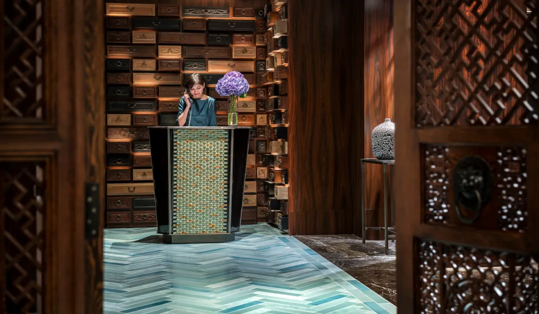 Odysseys Travel - Four Seasons Hotel Singapore - Jiang-Nan Chun - Entrance