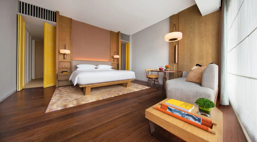 Odysseys Travel - Andaz Singapore - A Concept by Hyatt - 1 King Bed - Sleeping Area