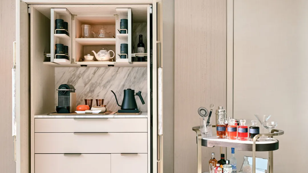 Odysseys Travel - Marina Bay Sands - Paiza Club Room - Armoire