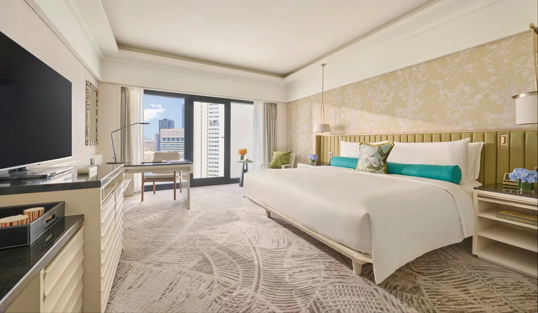 Odysseys Travel - Mandarin Oriental Singapore - Deluxe Room - Bedroom