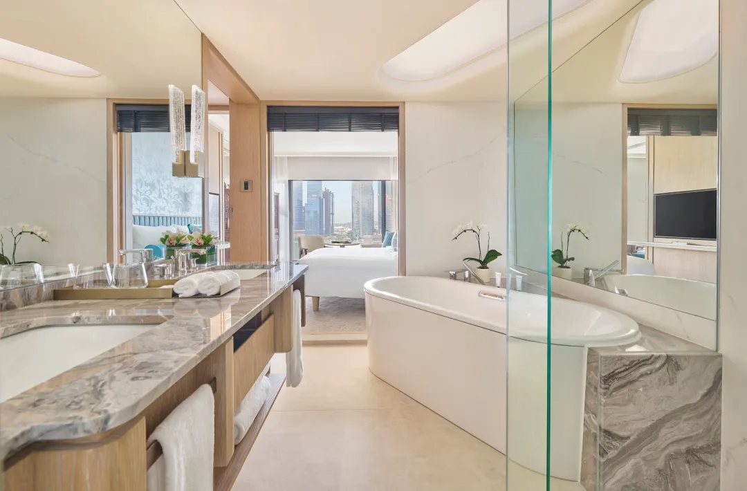 Odysseys Travel - Mandarin Oriental Singapore - Marina Bay View Room - Bathroom