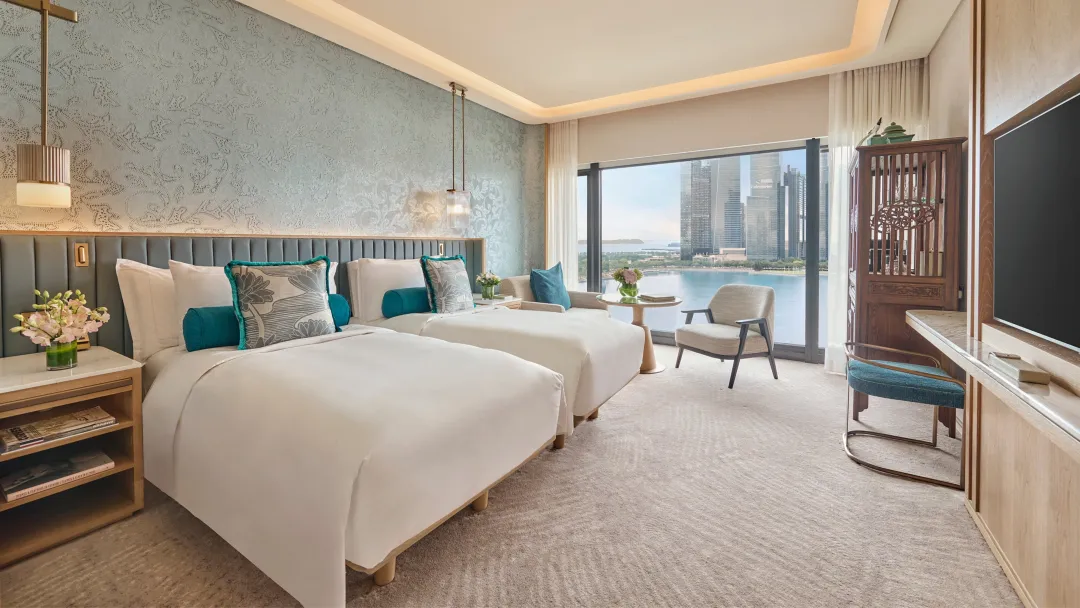 Odysseys Travel - Mandarin Oriental Singapore - Club Marina Bay Room - Bedroom