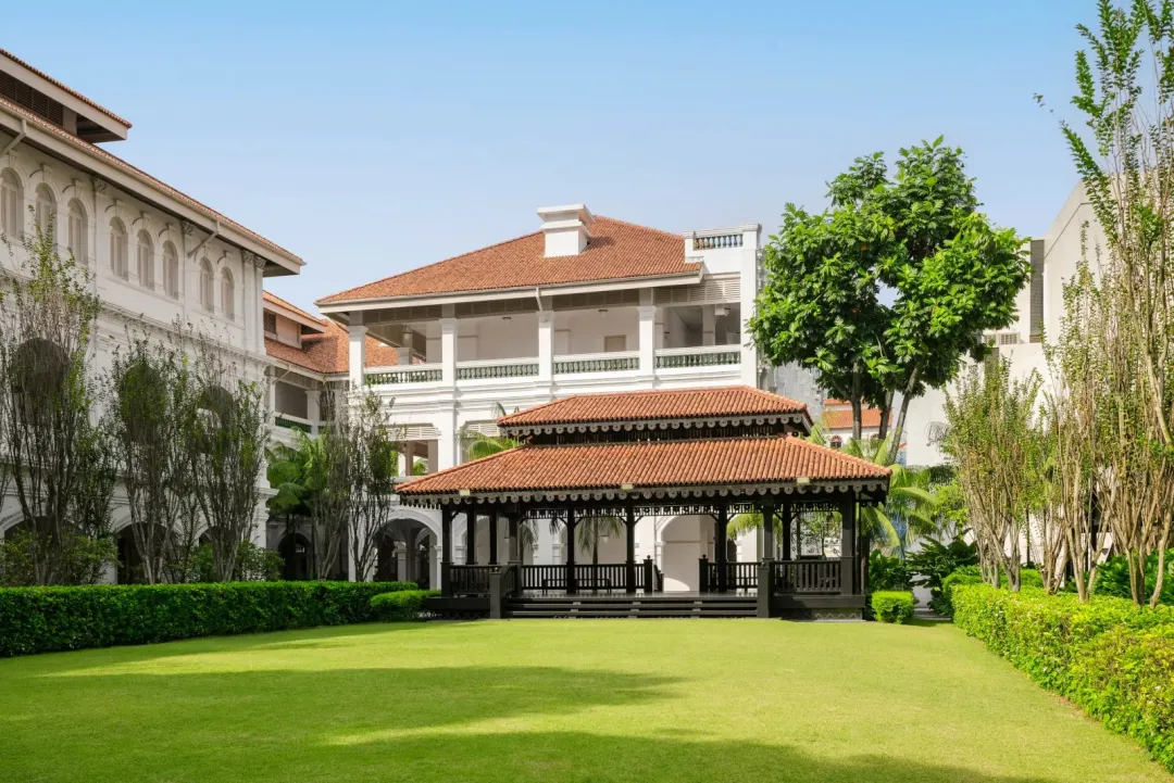 Odysseys Travel - Raffles Singapore - The Lawn