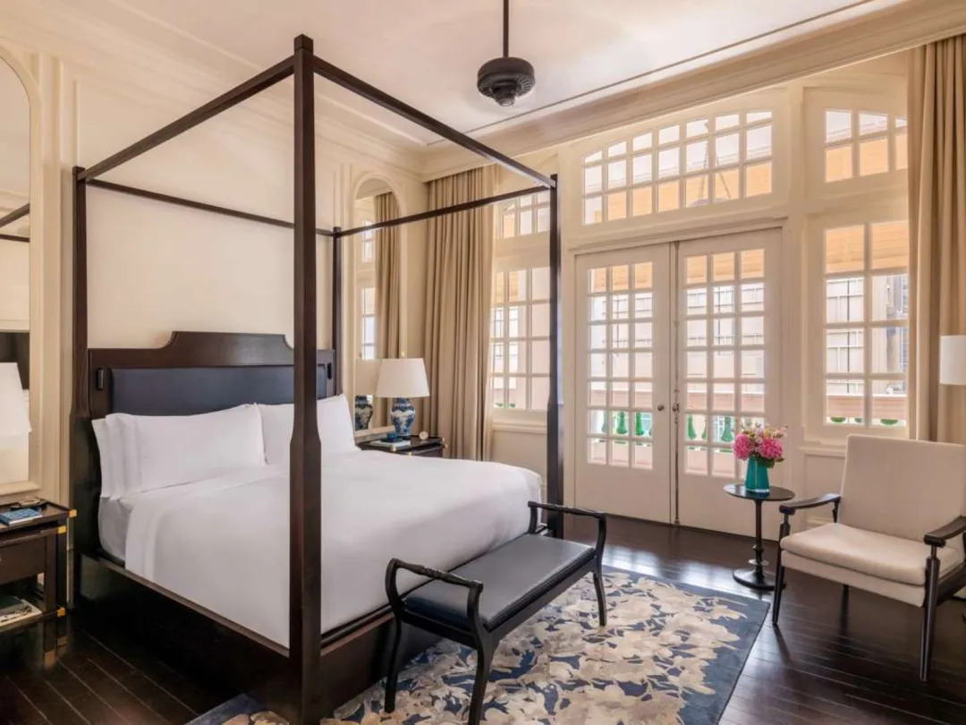 Odysseys Travel - Raffles Singapore - Residence Suite - Bedroom
