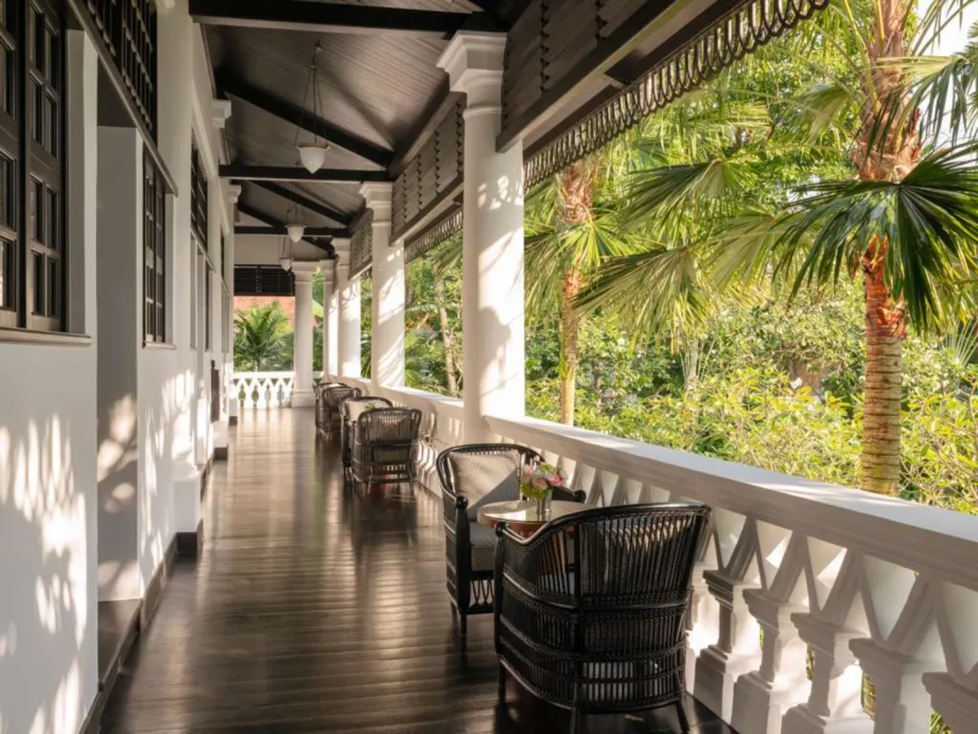Odysseys Travel - Raffles Singapore - Personality Suite - Verandah
