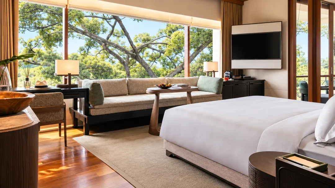 Odysseys Travel - Capella Singapore - Premier Garden View - King Bed