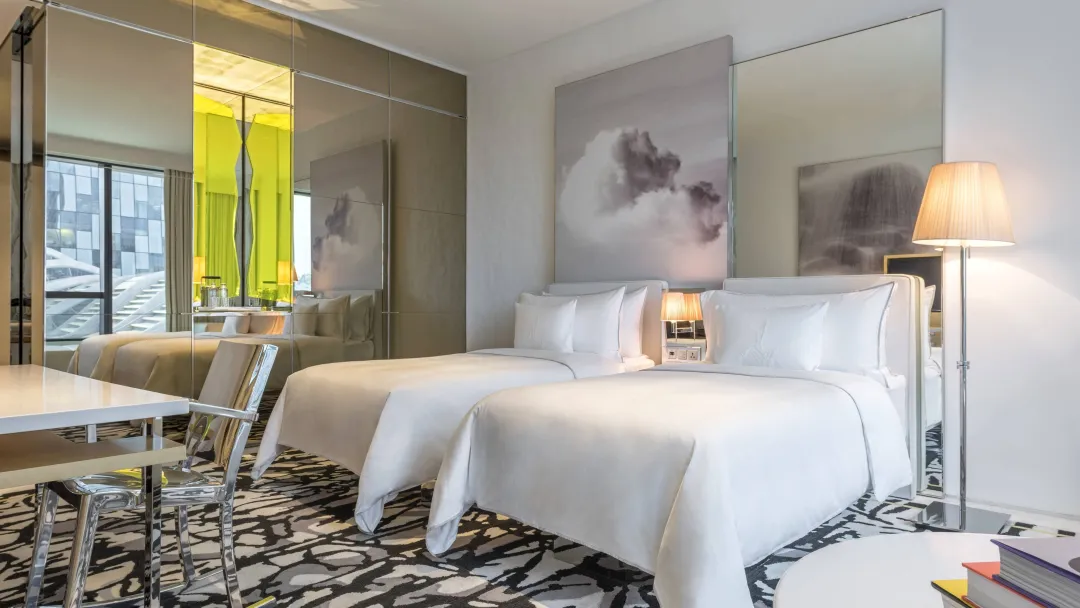 Odysseys Travel - JW Marriott Hotel Singapore South Beach - Premier Marina Bay View Room - Bedroom Seating Area