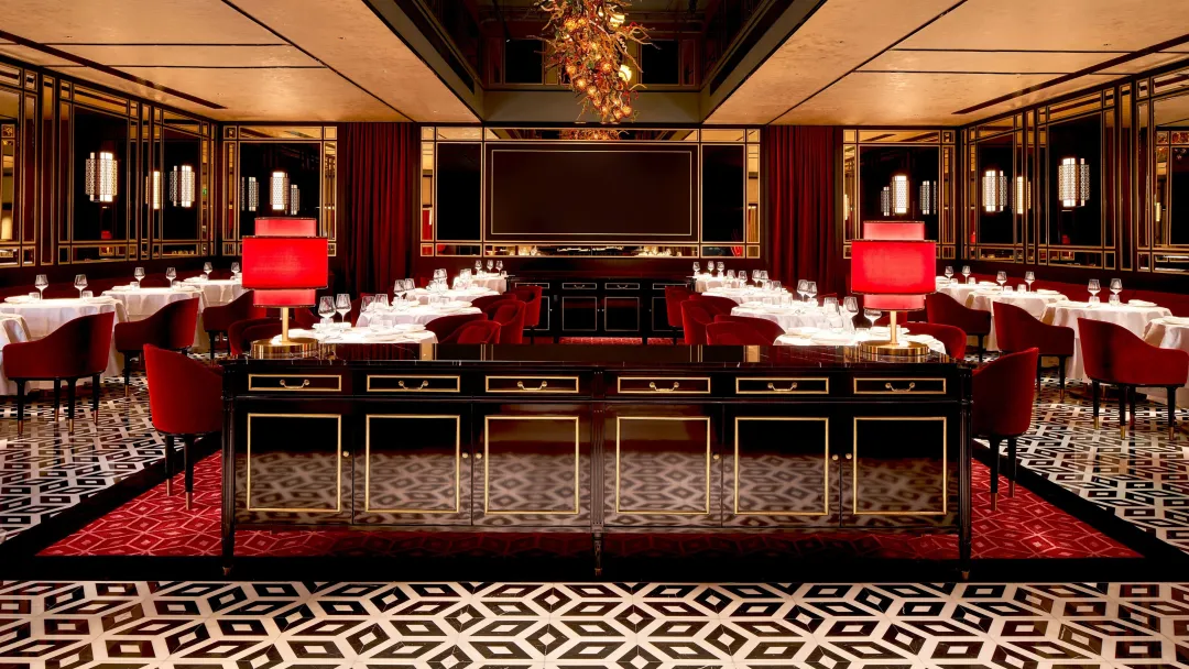 JW-Marriott-Hotel-Singapore-South-Beach-Madame-Fan