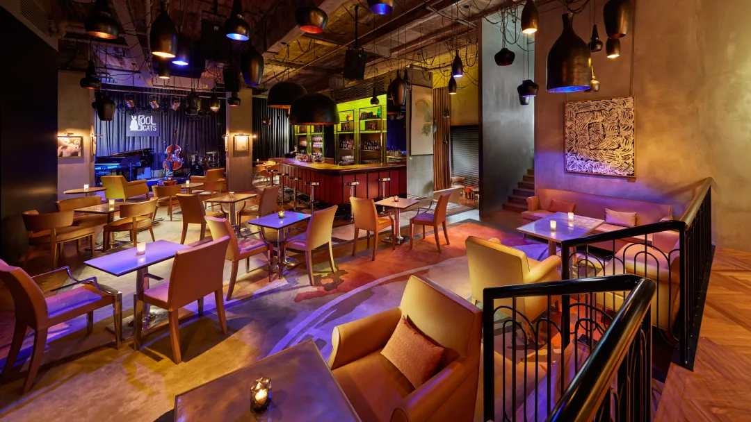 Odysseys Travel - JW Marriott Hotel Singapore South Beach - Cool Cats