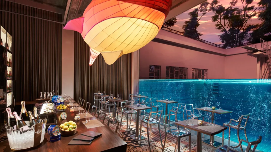 Odysseys Travel - JW Marriott Hotel Singapore South Beach - Fish Pool