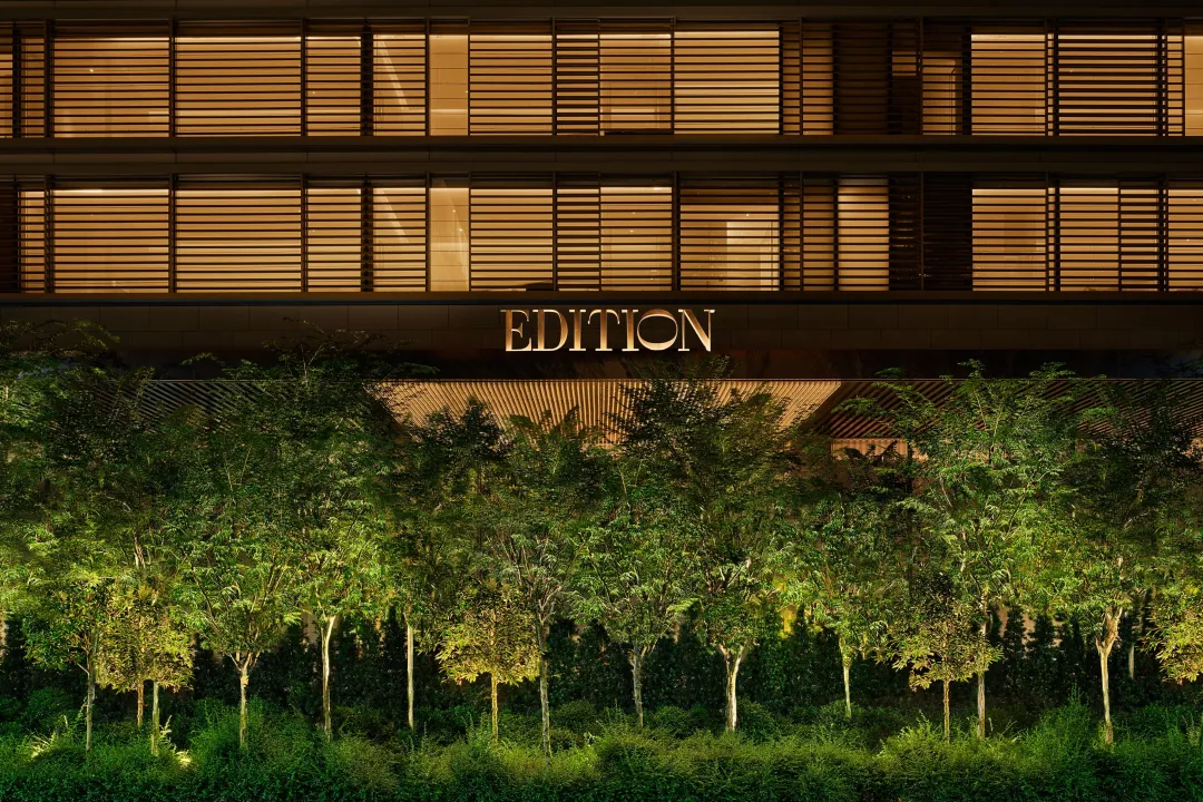 Odysseys Travel - Singapore Edition - Exterior