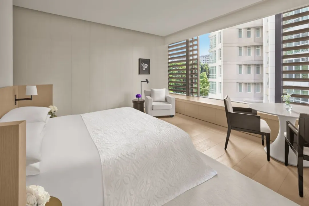 Odysseys Travel - Singapore Edition - Superior Room - King Bed