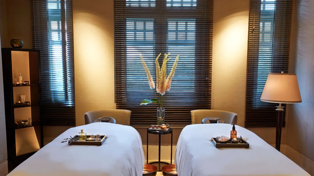 Odysseys-Travel-The-Capitol-Kempinski-Hotel-Singapore-Spa-Room