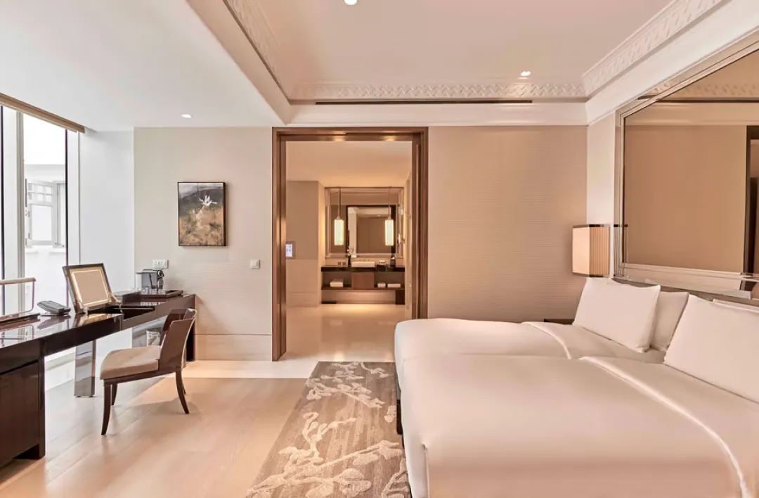 Odysseys Travel - The Capitol Kempinski Hotel Singapore - Grand Deluxe Room -  Twin Beds