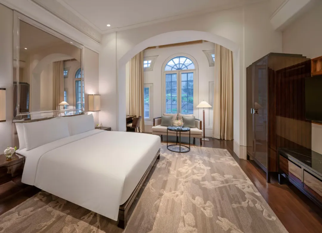 Odysseys Travel - The Capitol Kempinski Hotel Singapore - Grand Deluxe Room -  King Bed