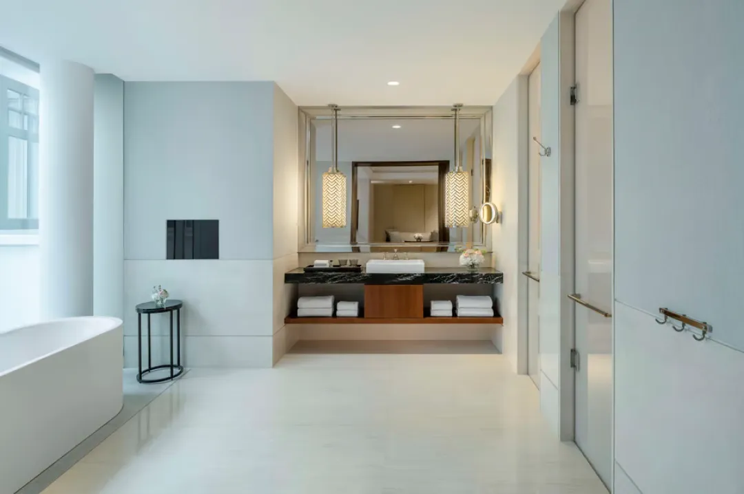 Odysseys Travel - The Capitol Kempinski Hotel Singapore - Grand Deluxe Room -  Bathroom