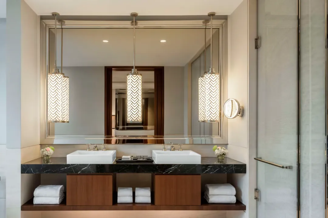 Odysseys Travel - The Capitol Kempinski Hotel Singapore - Grand Deluxe Room -  Vanity