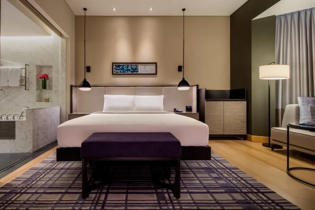 Odysseys Travel - Hilton Kuala Lumpur - Deluxe Room - Bedroom