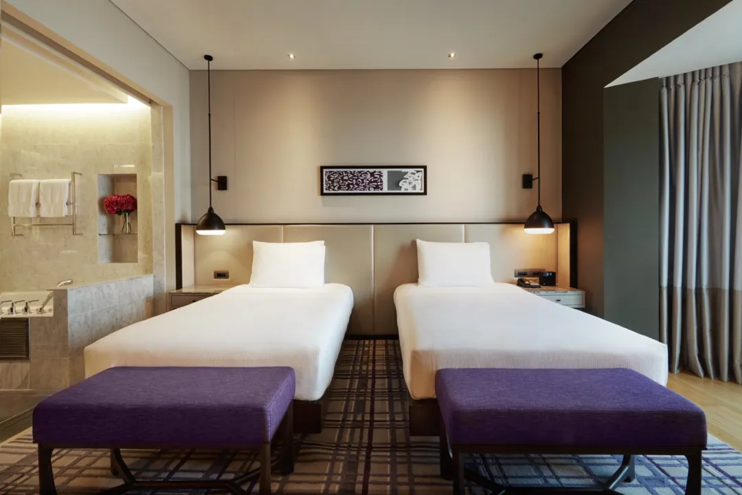 Odysseys Travel - Hilton Kuala Lumpur - Deluxe Room - Twin Bedroom