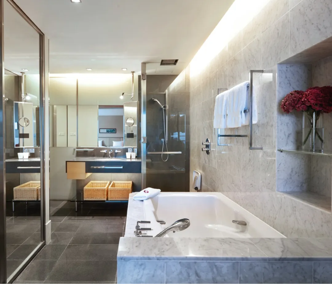 Odysseys Travel - Hilton Kuala Lumpur - Deluxe Room - Bathroom