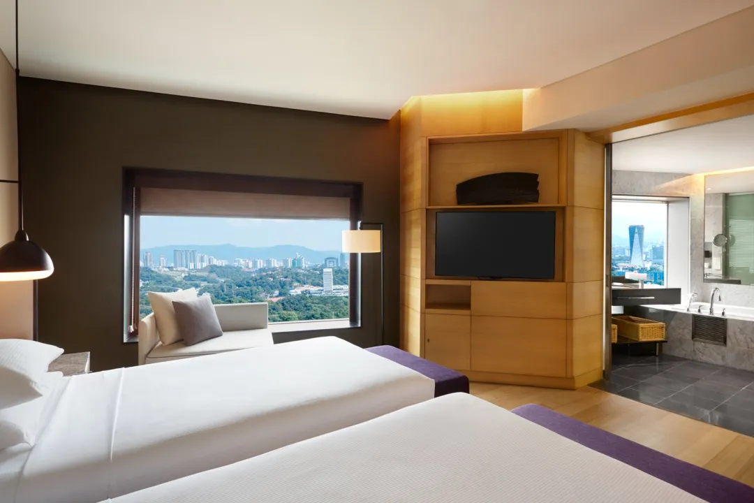 Odysseys Travel - Hilton Kuala Lumpur - Deluxe Plus Room - Twin Bedroom