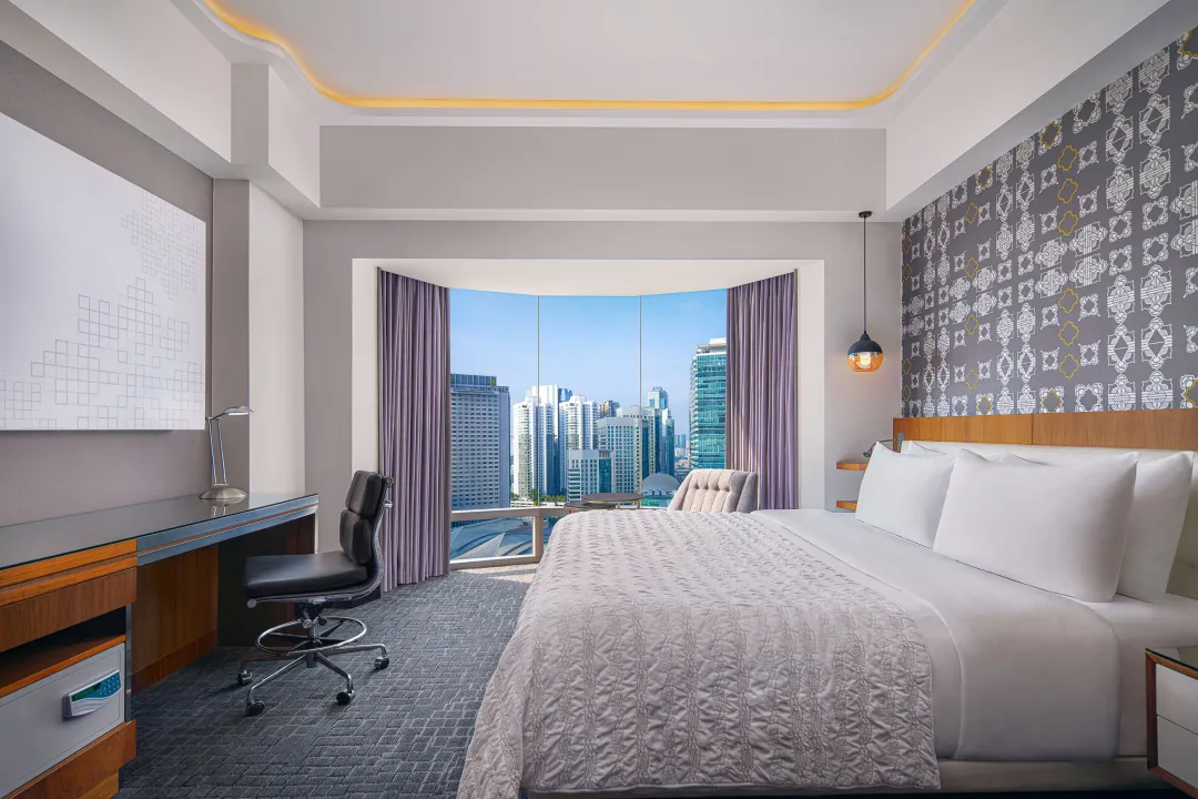 Le-Meridien-Kuala-Lumpur-Club-Room-King-Bed