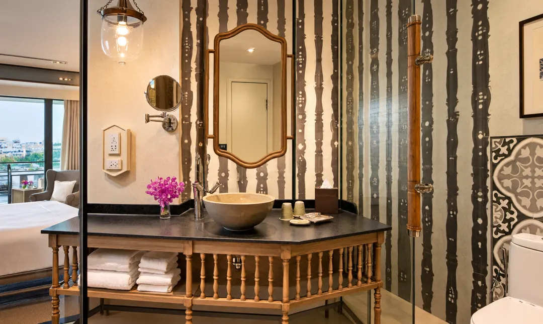 Odysseys Travel - Riva Surya - Deluxe Riva Room - Bathroom