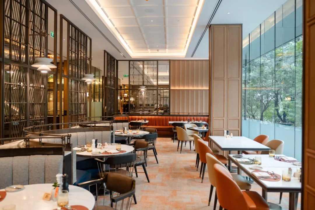 Odysseys-Travel-The-Landmark-Bangkok-Atrium-Restaurant