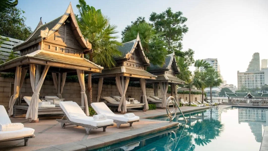 Odysseys Travel - The Peninsula Bangkok - Outdoor Pool