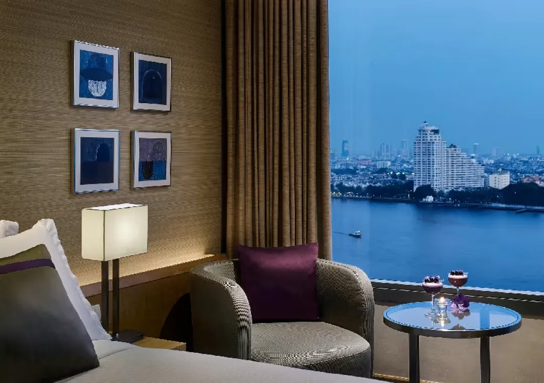 Odysseys-Travel-Avani-Riverside-Bangkok-Skyline-River-View-Room-Reading-Space