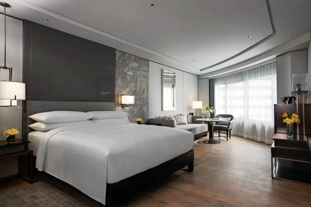 Odysseys Travel - JW Marriott Bangkok - Rooms - Corner Room - King Bed